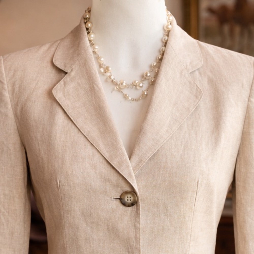 Neutral Linen Blazer | Classic Tailored Jacket | Size 4 - Picture 3 of 8